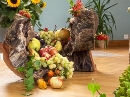 Décorations fruits et légumes dans l'église